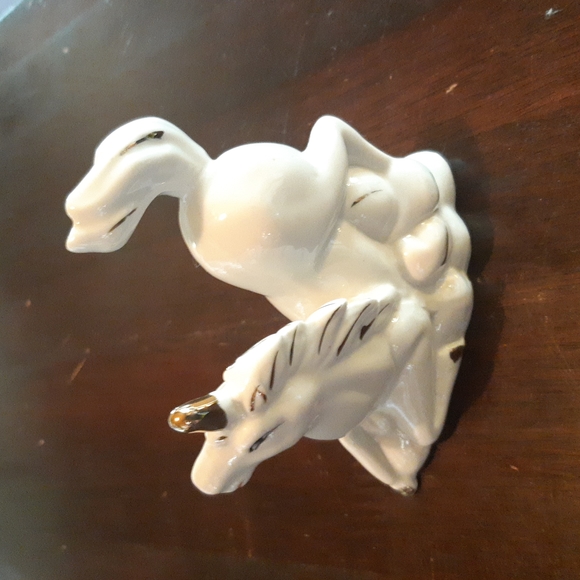 Unicorn Figurine - Picture 6 of 9